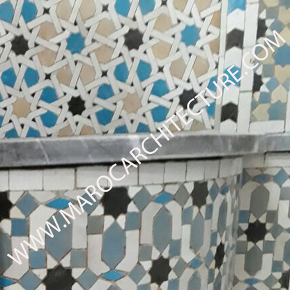 Moroccan mosaic fountain colors by Maroc Architecture et Zellij