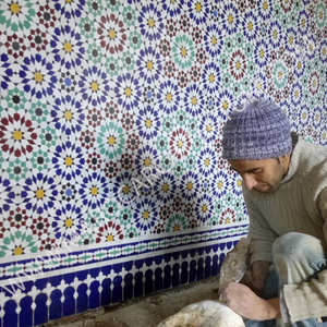 Moroccan mosaic tiles installation