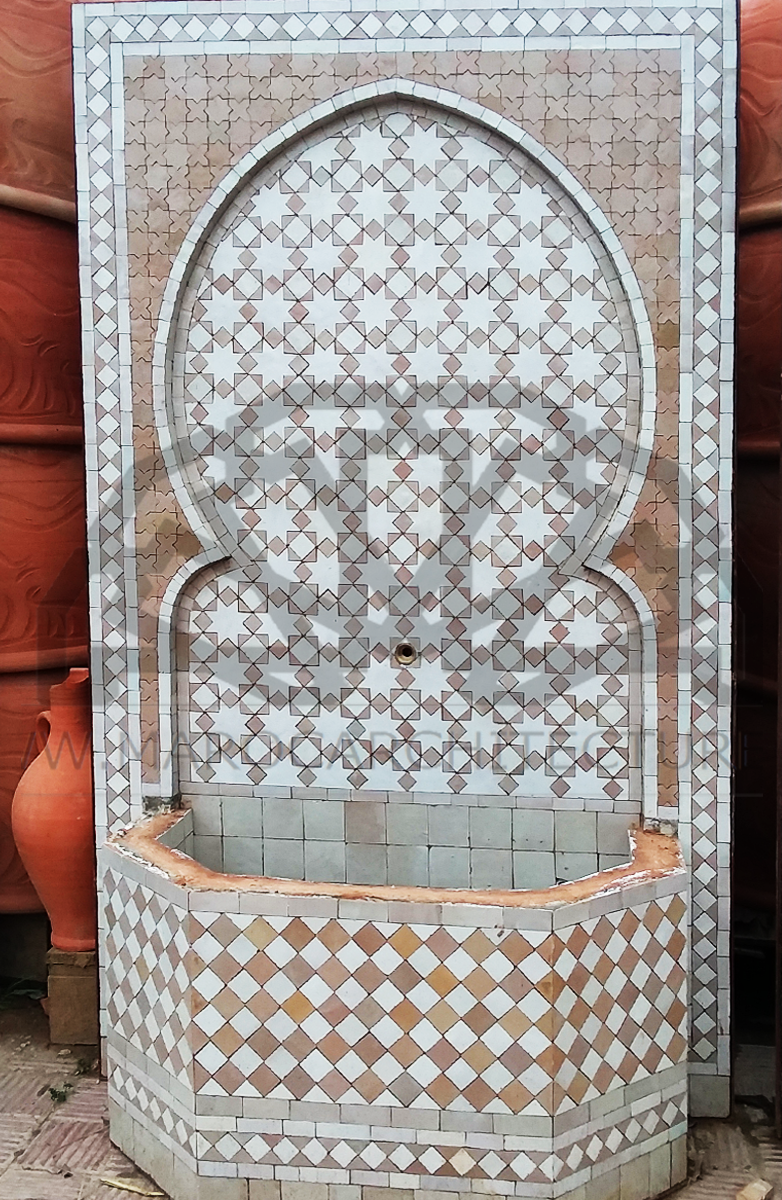 Moroccan fountain by Maroc Architecture et Zellij